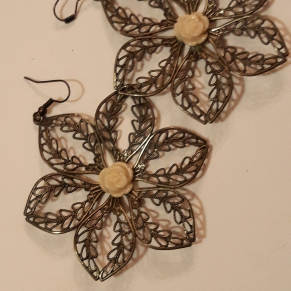 Jewlery Earrings - Picture 1 of 4